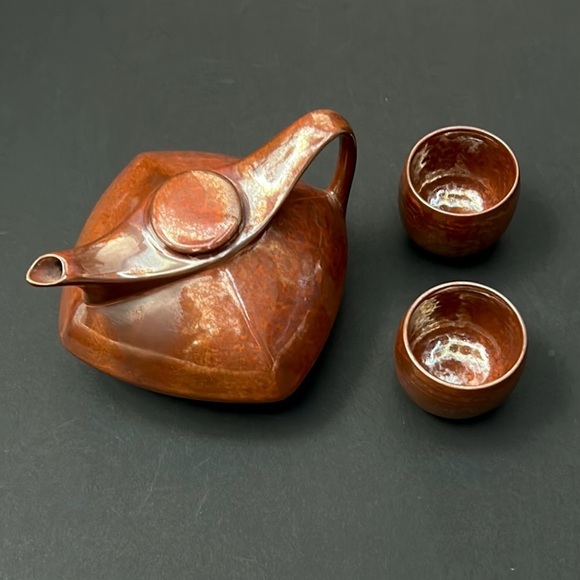 Vintage Mid-Century Modern Ceramic Rust Brown Teapot Set with Two Cups - Picture 5 of 16